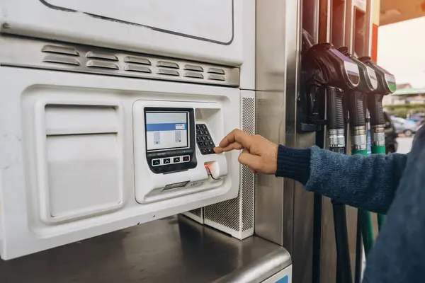 Estrategias de Publicidad para Gasolineras: Cómo Destacar en un Mercado Competitivo maquina dispensadora en gasolinera