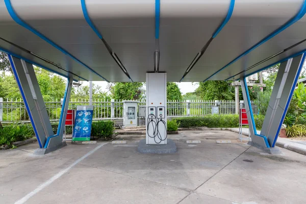 Gasolineras Modernas y Sostenibles: Adaptación al Cambio con Tecnología Ecológica Gasolineras Modernas y Sostenibles: Adaptación al Cambio con Tecnología Ecológica